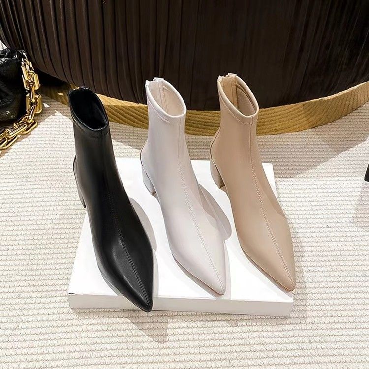 Slimming Chunky Heel All-matching Martin Female Boots $43.96 Dana Fashion Color: Apricot Size: 35 Women's shoes Product information: Color: Black with velvet lining, beige, fleece lining, white with fleece lining Heel height: mid heel (3-5CM) Sock length:
