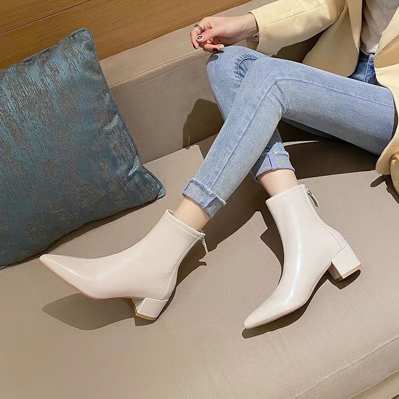 Slimming Chunky Heel All-matching Martin Female Boots $43.96 Dana Fashion Color: Apricot Size: 35 Women's shoes Product information: Color: Black with velvet lining, beige, fleece lining, white with fleece lining Heel height: mid heel (3-5CM) Sock length: