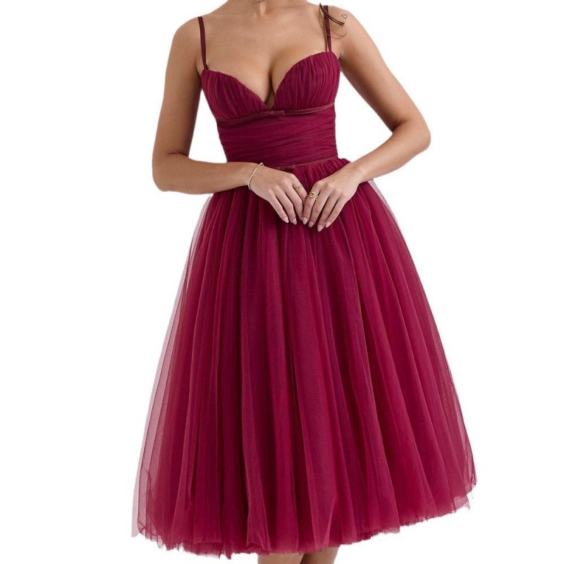 Sling Backless Dress Christmas Banquet $86.74 Dana Fashion Color: Black Size: L Women's clothing Product information: Color: Burgundy, black, picture color Waist Type: Mid waist Size: S,M,L,XL Combination form: Single piece Popular elements: no back Fabri