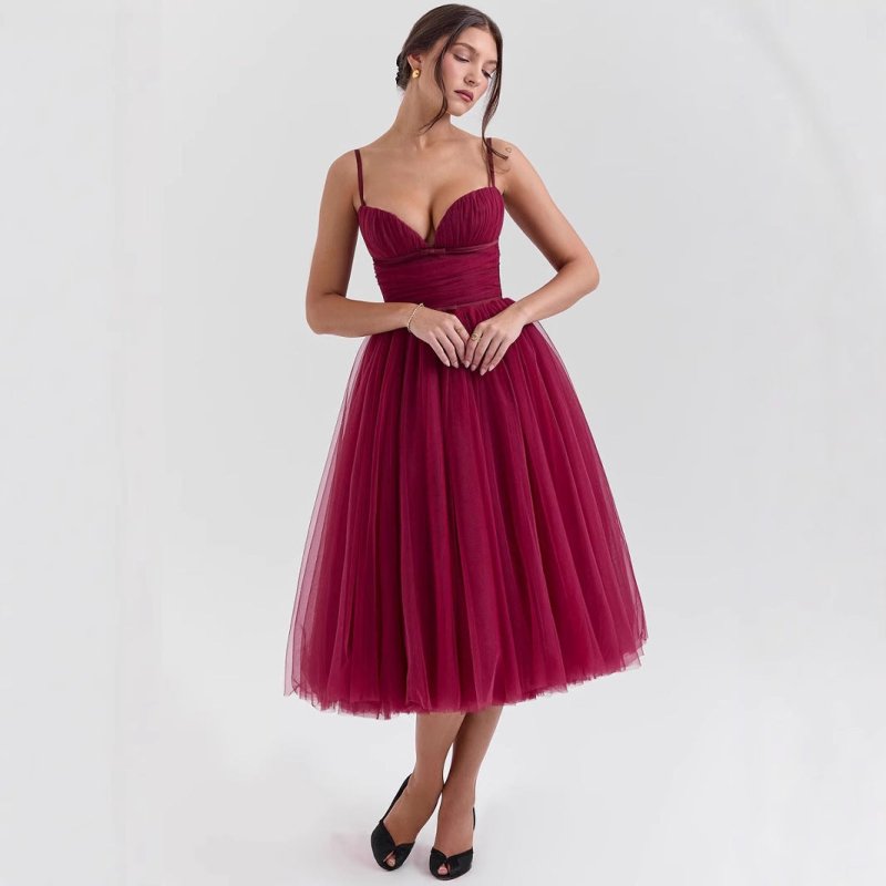 Sling Backless Dress Christmas Banquet $86.74 Dana Fashion Color: Black Size: L Women's clothing Product information: Color: Burgundy, black, picture color Waist Type: Mid waist Size: S,M,L,XL Combination form: Single piece Popular elements: no back Fabri