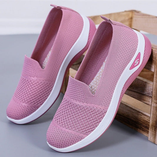 Slip-on Mother's Shoes Soft Sole Lightweight Old Beijing Cloth Shoes Shallow Mouth $27.14 Dana Fashion Color: Beige Size: 36 Women's shoes Product information: Toe holder shape: round head Color: G-SK12 Black, G-SK12 Gray, G-SK12 cyan, G-SK12 khaki, G-SK1