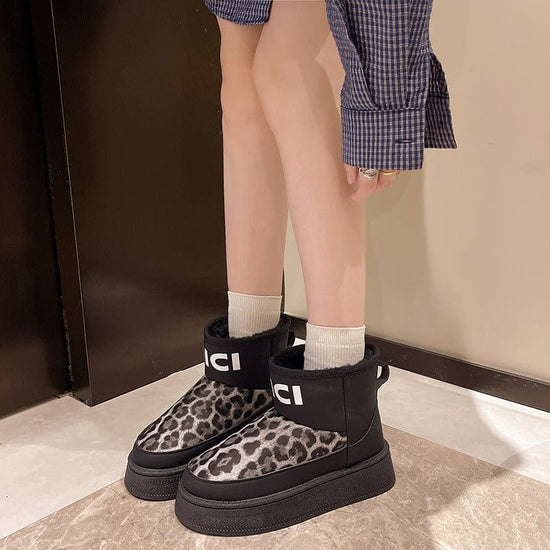 Snow Boots Women's Outer Wear Thick Sole Height Increasing $34.90 Dana Fashion Color: Beige Size: 35 Women's shoes Product information: Pattern: Leopard print Inner material: artificial wool Color: creamy-white, black, yellow Upper height: low top Heel he