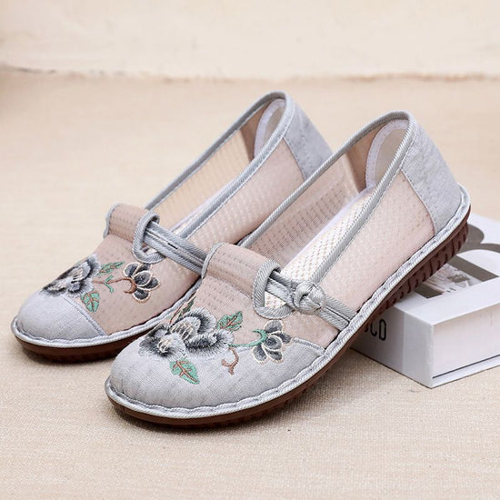Soft Bottom Ethnic Breathable Embroidered Shoes Middle-aged And Elderly $35.90 Dana Fashion Color: Gray Size: 35 Women's shoes Product information: Pattern: Ethnic Applicable sports: Universal Lining material: Mesh Color: pink, gray Upper height: low top