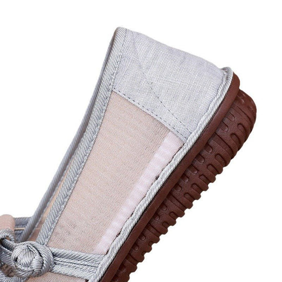 Soft Bottom Ethnic Breathable Embroidered Shoes Middle-aged And Elderly $35.90 Dana Fashion Color: Gray Size: 35 Women's shoes Product information: Pattern: Ethnic Applicable sports: Universal Lining material: Mesh Color: pink, gray Upper height: low top