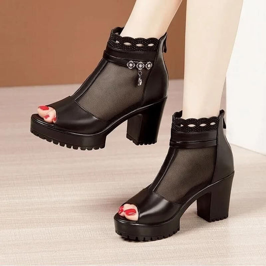 Soft Bottom Genuine Leather Mesh Sandal Boots $75.90 Dana Fashion Color: Black Size: 35 Women's shoes Product information: Castor support shape: prompt Color: Black [upgraded version] Shoe Material: sundries stitching Size: 35 standard size, 36 standard s