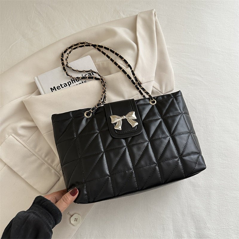 Soft Rhombus Chain Bag Large Capacity Totes $23.76 Dana Fashion Color: Black Women's Bags Product information: Lining texture: Polyester Color: black, white, brown, pink Hardness: medium and soft Material: PU Suitcase shape: Horizontal Square Number of sh