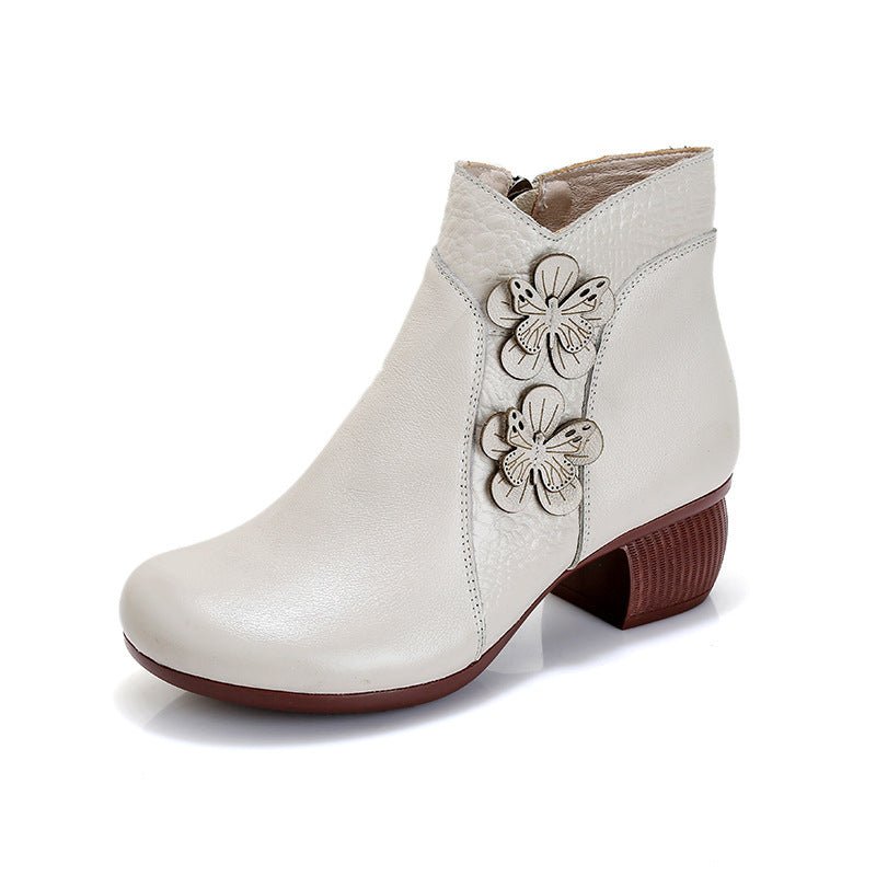Soft Surface Cattlehide Leather Fashion Medium Chunky Heel Flower Martin Boots $68.99 Dana Fashion Color: Black Size: 35 Women's shoes Product information: Pattern: solid color Lining material: artificial velboa Applicable sports: Universal Color: white,