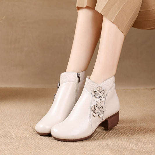 Soft Surface Cattlehide Leather Fashion Medium Chunky Heel Flower Martin Boots $68.99 Dana Fashion Color: Black Size: 35 Women's shoes Product information: Pattern: solid color Lining material: artificial velboa Applicable sports: Universal Color: white,