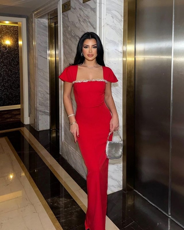 Solid Color Diamond Evening Dress $82.90 Dana Fashion Color: Red Size: L Women's clothing Product information: Pattern: solid color Skirt type: tight skirt Color: red, black, blue Waist type: high waist Size: XS,S,M,L Style type: Elegant Combination form: