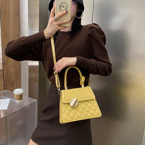 Special-interest Design Handbag Texture Crossbody $28.73 Dana Fashion Color: Black Women's Bags Product information: Color: white, yellow, red, black Material: PU Popular elements: sewing thread Hardness: soft Package internal structure: mobile phone bag