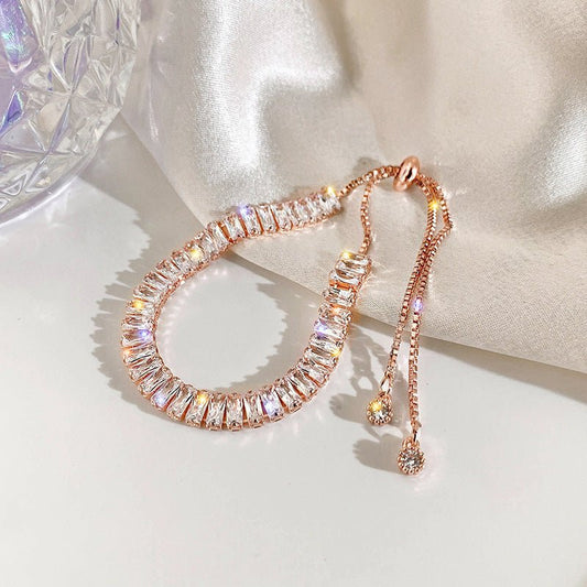 Special-interest Design Pull Adjustable Light Luxury Full Rhinestone Zircon Bracelet $15.00 Dana Fashion Color: Gold Women's Accessories Product information: Treatment Process: Diamond Color: silver, gold, rose gold Applicable people: women Applicable occ