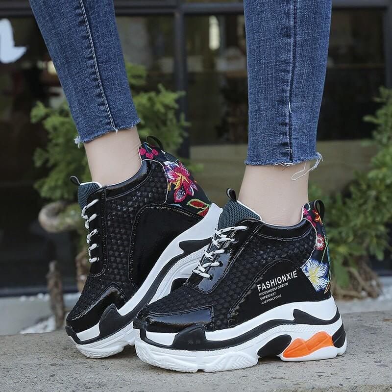 Sports Women Graffiti Casual Thick Sole 10cm Mesh Shoes $65.50 Dana Fashion Color: Black Size: 34 Women's shoes Overview: Unique design, stylish and beautiful. Good material, comfortable feet. A variety of colors, any choice. Specification: Product catego