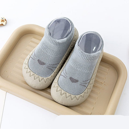 Spring And Autumn Baby Soft Sole Toddler Shoes $21.47 Dana Fashion Color: Blue Shoe size: 20 Baby & Mother Product information: Product Category: Toddler Shoes Upper material: cotton Insole material: cloth Applicable scene: daily Toe shape: round toe Heel