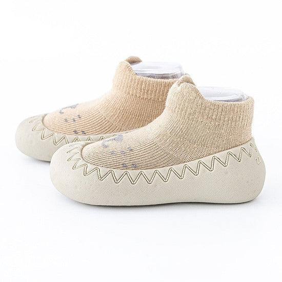 Spring And Autumn Baby Soft Sole Toddler Shoes $21.47 Dana Fashion Color: Blue Shoe size: 20 Baby & Mother Product information: Product Category: Toddler Shoes Upper material: cotton Insole material: cloth Applicable scene: daily Toe shape: round toe Heel