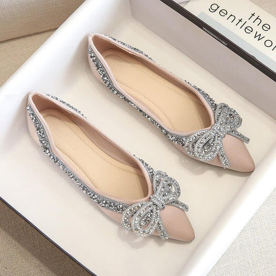 Spring And Autumn New Evening Style Flat Gentle Diamond Shoes $49.90 Dana Fashion Color: Apricot Size: 34 Women's shoes Product information: Pattern: solid color Color: Black, apricot Heel shape: flat heel Size: 34, 35, 36, 37, 38, 39, 40, 41, 42, 43 Sole