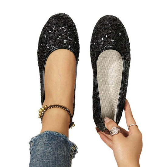Spring NEW Round Head Shallow Mouth Sequin European And American Large Size Flat Bottom Pumps Women $29.90 Dana Fashion Color: Black Size: 36 Women's shoes Product information: Pattern: solid color Applicable sports: Universal Color: silver, black, gold U