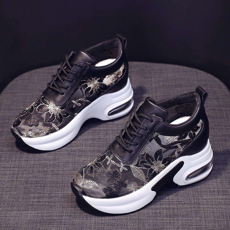 Spring New Sports Style Mesh Lace Casual Shoes $50.90 Dana Fashion Color: Black Size: 35 Women's shoes Product information: Product category: Sports casual shoes Style: sports Applicable gender: female Upper material: mesh Popular elements: hollow out Toe