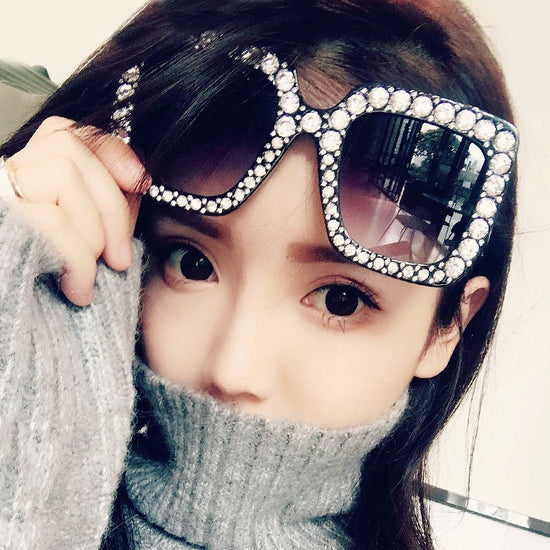 Square diamond sunglasses $12.41 Dana Fashion Color: Black Women's Accessories Specifications: Adult Glasses structure : frame Whether polarized: No Lens material : AC Style: personality Frame material : PC Style: General