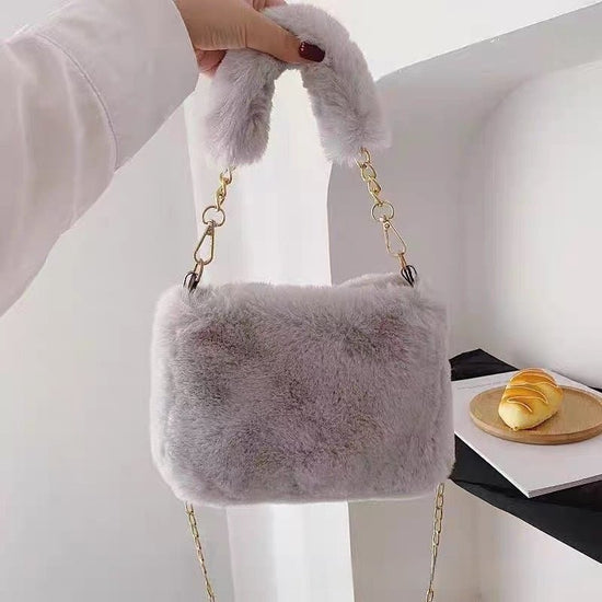 Square Plush Portable Fashion Simple Chain Bag Single-shoulder Bag $13.98 Dana Fashion Color: Medium Gray Women's Bags Product information: Lining texture: synthetic leather Applicable scenarios: Daily configuration Color: Black handbag square bag, Milky