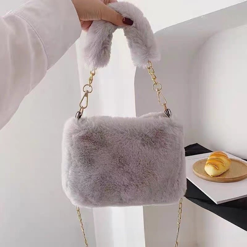 Square Plush Portable Fashion Simple Chain Bag Single-shoulder Bag $13.98 Dana Fashion Color: Medium Gray Women's Bags Product information: Lining texture: synthetic leather Applicable scenarios: Daily configuration Color: Black handbag square bag, Milky