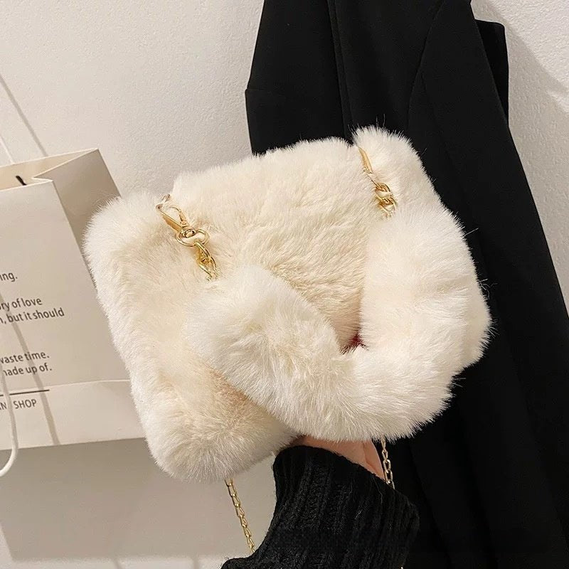 Square Plush Portable Fashion Simple Chain Bag Single-shoulder Bag $13.98 Dana Fashion Color: Beige Women's Bags Product information: Lining texture: synthetic leather Applicable scenarios: Daily configuration Color: Black handbag square bag, Milky White