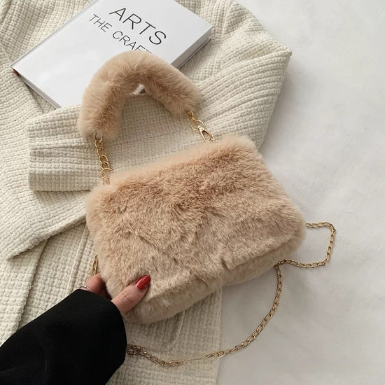 Square Plush Portable Fashion Simple Chain Bag Single-shoulder Bag $13.98 Dana Fashion Color: Light Khaki Hand Women's Bags Product information: Lining texture: synthetic leather Applicable scenarios: Daily configuration Color: Black handbag square bag, M