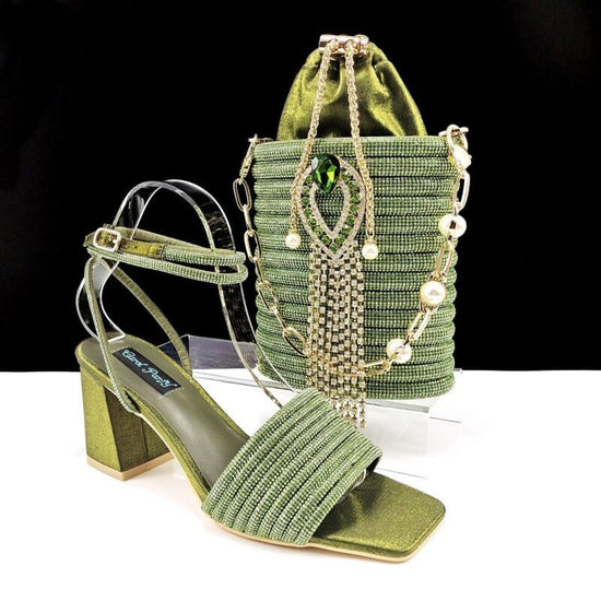 Square Toe Chunky Heel High Heels 8cm With Cylinder Handbag Shoes Bag Suit $189.90 Dana Fashion Color: Black Gold Size: 38 Women's shoes Product information: Lining material: PU Toe holder shape: Pointed Color: olive green, black gold, Peach, black, silve