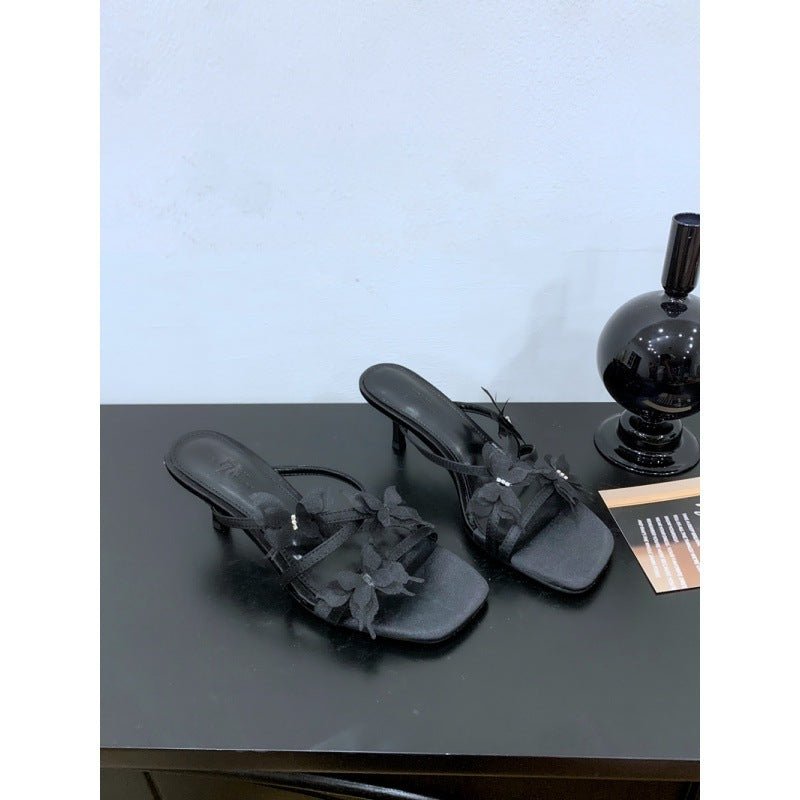 Square Toe High Heel Slippers $85.50 Dana Fashion Color: Black Size: 35 Women's shoes Product information: Lining material: Microfiber Scaffolding shape: square head Color: white, black Shoe Material: Microfiber Size: 35.36, 37.38, 39.40 Shoe Material: ru