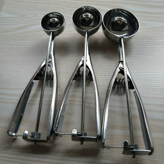 Stainless Steel Ice Cream Spoon $26.63 Dana Fashion Color: 3pcs Dana's Kitchen Overview： 100% brand new and high quality. This scoop works great for serving Hard & Soft Ice Cream, Frozen Dessert, Watermelon, frozen yogurt, or sorbet. Its unique design hel