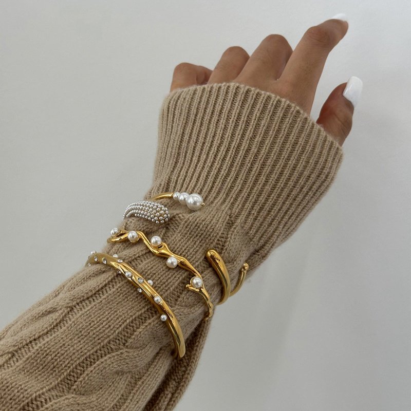 Stainless Steel Pearl Bracelet Opening Does Not Fade $25.00 Dana Fashion Color: JDB201421P Women's Accessories Product information: Color: JDB201489-PR,JDB201481,JDB201421-P,JDBW2408002 Material: Stainless steel Popular elements: round Packing list: Stain