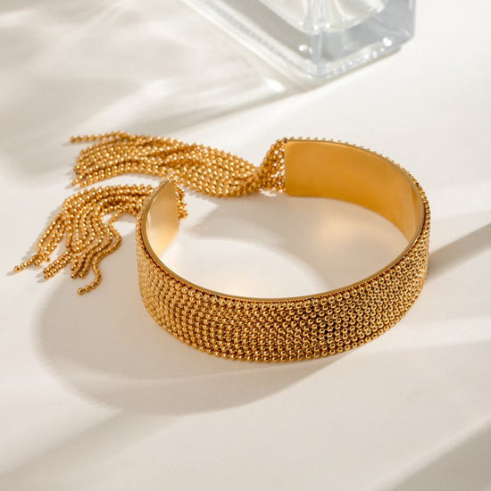 Stainless Steel Tassel Open-ended Bracelet Niche $39.00 Dana Fashion Color: JDBW2410020 Women's Accessories Product information: Treatment Process: Electroplating Color: JDBW2410020 Material: Stainless steel Popular elements: Bracelet Packing list: Bracel