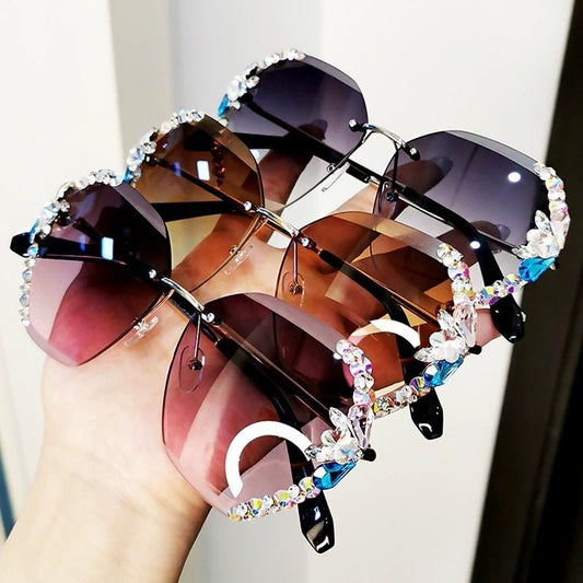 Stereo drilling Sunglasses female diamond Sunglasses sunscreen glasses UV protection $25.00 Dana Fashion Color: Coffee Women's Accessories Lens material: resin Frame material: plate UV resistance grade: UV400 Lens color: Neon (gray) three-dimensional diam