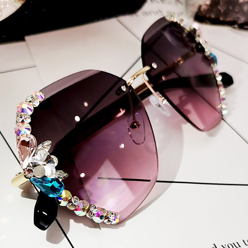Stereo drilling Sunglasses female diamond Sunglasses sunscreen glasses UV protection $25.00 Dana Fashion Color: Purple Women's Accessories Lens material: resin Frame material: plate UV resistance grade: UV400 Lens color: Neon (gray) three-dimensional diam