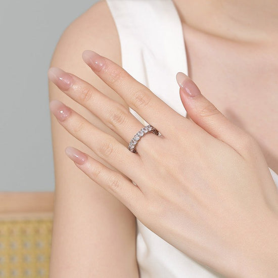 Sterling Silver Egg-shaped Stackable Ring Starry Ring For Women $14.47 Dana Fashion Color: White Gold Color Women's Accessories Product information: Type: Ring Treatment Process: inlaid zircon Color: white gold Applicable population: Female Material: Copp