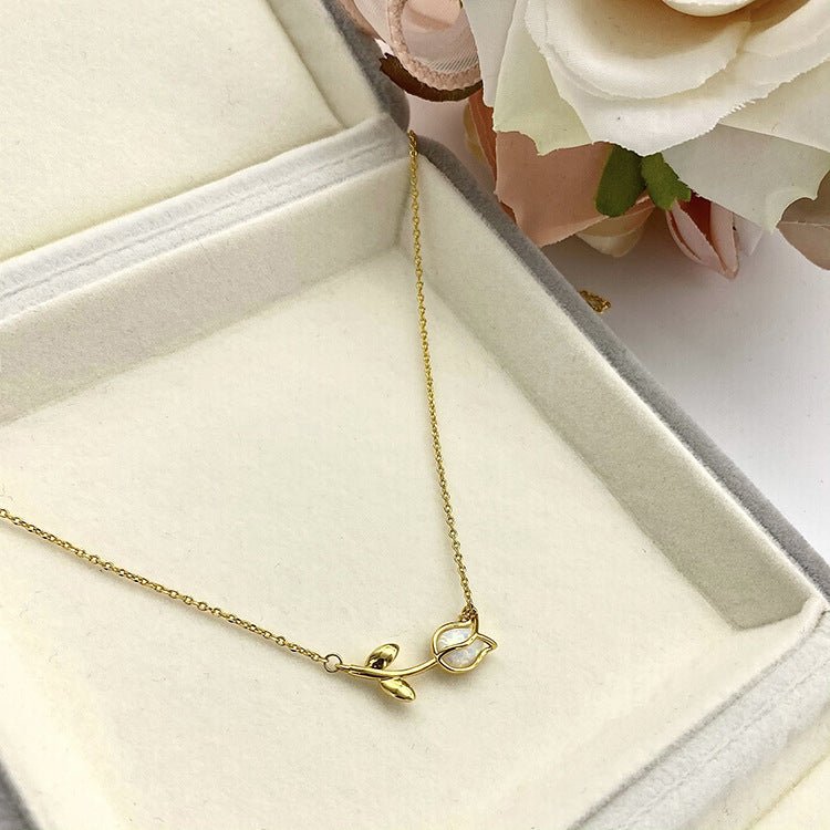 Sterling Silver Needle Tulip Stud Earrings For Women $15.50 Dana Fashion Color: Necklace 4222 Women's Accessories Product information: Treatment Process: Electroplating Color: Sterling Silver Needle-4192, necklace-4222 Material: Alloy Shape: Flower Packin