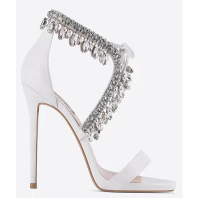 Stiletto Heel Rhinestone Simple Women's Shoes $169.50 Dana Fashion Color: 3Style Size: 35 Women's shoes Product information: Pattern: solid color Toe bracket shape: Tip Color: 1,2,3,4,5,6 Shoe Upper material: PU Size: 35, 36, 37, 38, 39, 40, 41, 42, 43 Ap
