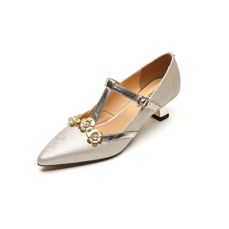 Stiletto Heel T-shaped Flower Leather Pointed High Heel Shoes $139.99 Dana Fashion Color: Apricot Size: 34 Women's shoes Product information: Lining material: sheepskin Applicable sports: Universal Color: apricot, green, black Upper height: low top Heel h