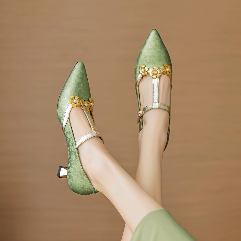 Stiletto Heel T-shaped Flower Leather Pointed High Heel Shoes $139.99 Dana Fashion Color: Apricot Size: 34 Women's shoes Product information: Lining material: sheepskin Applicable sports: Universal Color: apricot, green, black Upper height: low top Heel h