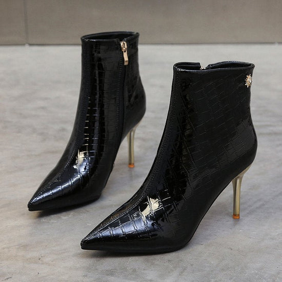 Stone Pointed Patent Leather All-matching Stiletto Thin Women's Boots $57.50 Dana Fashion Color: Black Size: 34 Women's shoes Product information: Lining material: imitation leather Color: black, wine red, Milky White Heel height: mid heel (3-5CM) Length