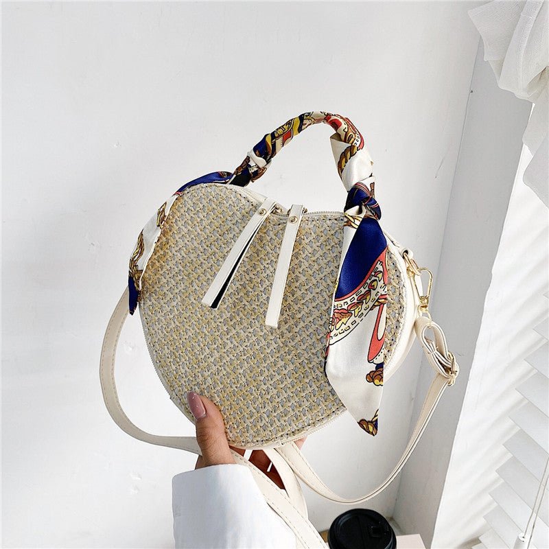 Straw Silk Scarf Spring Simple Shoulder Messenger Phone Bag $39.99 Dana Fashion Color: Creamy white Women's Bags Product information: Lining texture: Polyester Color: creamy-white, khaki Outer bag type: Sandwich pocket Hardness: soft Material: Straw Suitc