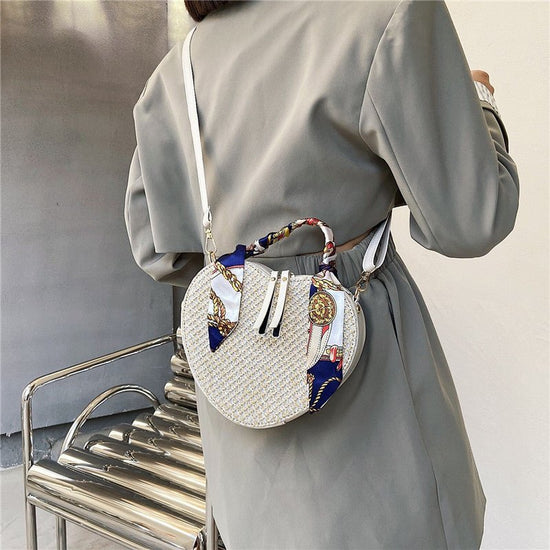 Straw Silk Scarf Spring Simple Shoulder Messenger Phone Bag $39.99 Dana Fashion Color: Creamy white Women's Bags Product information: Lining texture: Polyester Color: creamy-white, khaki Outer bag type: Sandwich pocket Hardness: soft Material: Straw Suitc