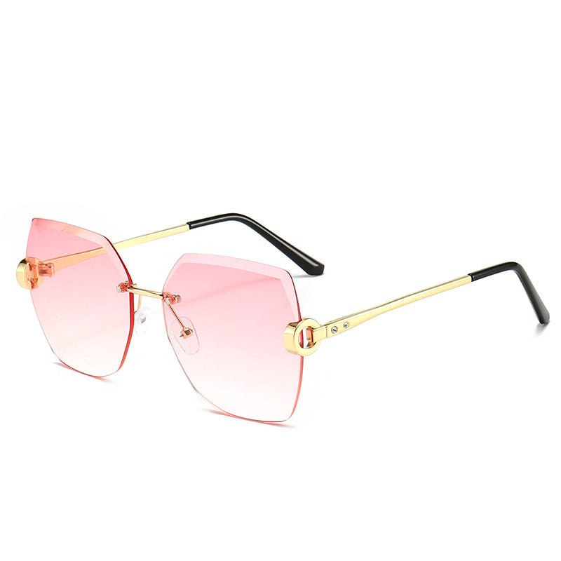 Street clap glasses sun shade sunglasses $16.90 Dana Fashion Color: Powder tablets Women's Accessories Structure of glasses: frame Polarized or not: no Lens material: PC Style: fashion Frame material: metal UV resistance level: UV400 Visible light fluoros