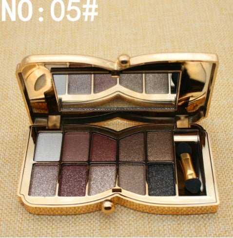 Student Girl Latin Dance Glitter Eyeshadow Box $36.61 Dana Fashion Color: 05Diamond Eyeshadow makeup Specification: 01: 12 color matching Pearlescent vs matte, play with tide eye makeup 02: Fine powder Skin-friendly and natural, not easy to fly 03: Full c