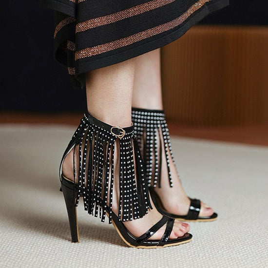 Su High Heels Sandals Women's Shoes $55.97 Dana Fashion Color: Black Size: 32 Women's shoes Product information: Toe holder shape: round head Color: black, white, blue Shoe Upper material: Matte Size: 45,33,34,35,36,37,38,39,40,41,42,43,44,46,32,47,48,49,