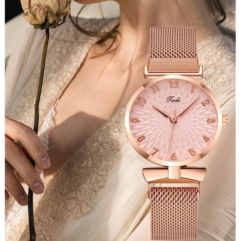 Suit Women's Quartz Watch With Bracelet $15.00 Dana Fashion Color: Rose Pink Gold Bracelet Women's Accessories Product information: Color: Rose pink gold bracelet Thickness: 8mm Dial diameter: 26mm Crown type: Spiral crown Mirror material: mineral reinfor