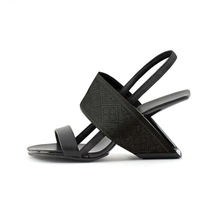 Summer Ethnic Style Women's Shoes Embroidered Sandals $149.50 Dana Fashion Color: Black Size: 34 Women's shoes Product information: Sole material: rubber Toe bracket shape: square head Color: gray, black, red Shoe Upper material: Cowhide Size: 34, 35, 36,