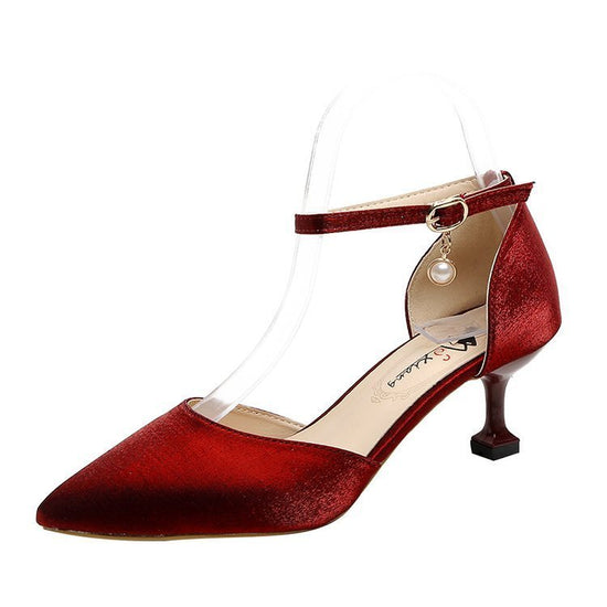Summer New Pointed Toe Buckle Strap High Heel Leisure Sandals $33.60 Dana Fashion Color: Red Size: 34 Women's shoes Product information: Lining material: PU Toe bracket shape: Tip Color: red, black, Milky White Shoe Upper material: Satin Size: 34, 35, 36,