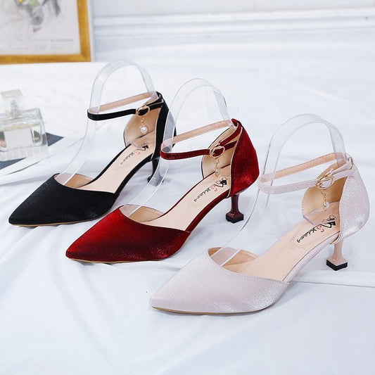 Summer New Pointed Toe Buckle Strap High Heel Leisure Sandals $33.60 Dana Fashion Color: Beige Size: 34 Women's shoes Product information: Lining material: PU Toe bracket shape: Tip Color: red, black, Milky White Shoe Upper material: Satin Size: 34, 35, 3