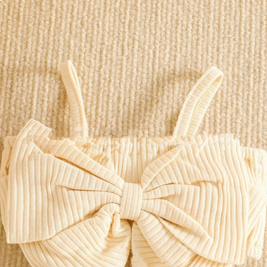 Summer New Sisters Outfit Bow Suspenders Short Top And Trousers Suit $19.65 Dana Fashion Color: Beige Suit Height: 100cm Baby Clothing Product information: Pattern: animal, solid color, flower Color: beige, light brown Suitable height: 80cm, 90cm, 100cm,