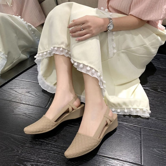 Summer Outdoor Sandals Fashion Casual Solid Color $32.45 Dana Fashion Color: Black Size: 36 Women's shoes Product information: Pattern: solid color Color: 204-Brown, 204-khaki, 204-lavender, 204-Black Upper height: low top Heel height: flat heel Size: 36,